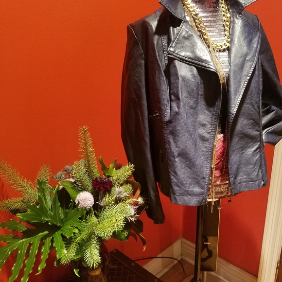 Jacket - Picture 5 of 5